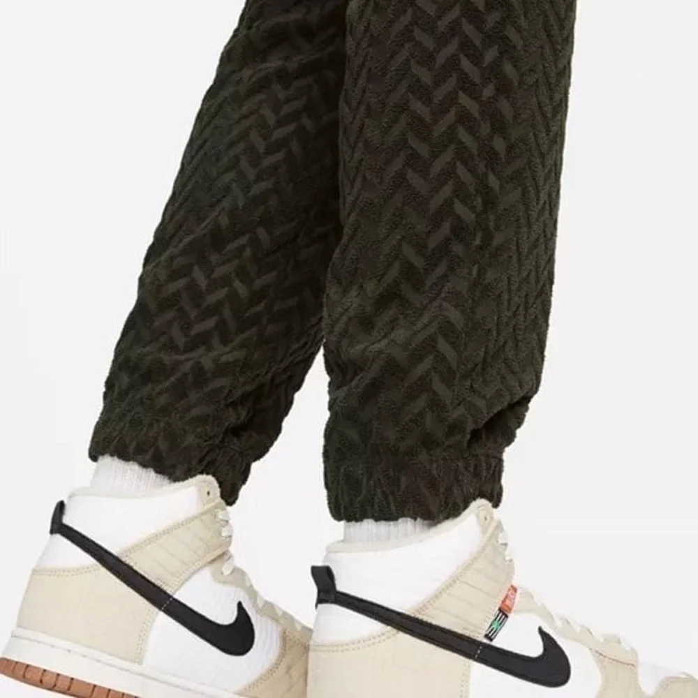 Nike Women's Sportswear Everyday Modern High Rise Joggers Sequoia olive green L